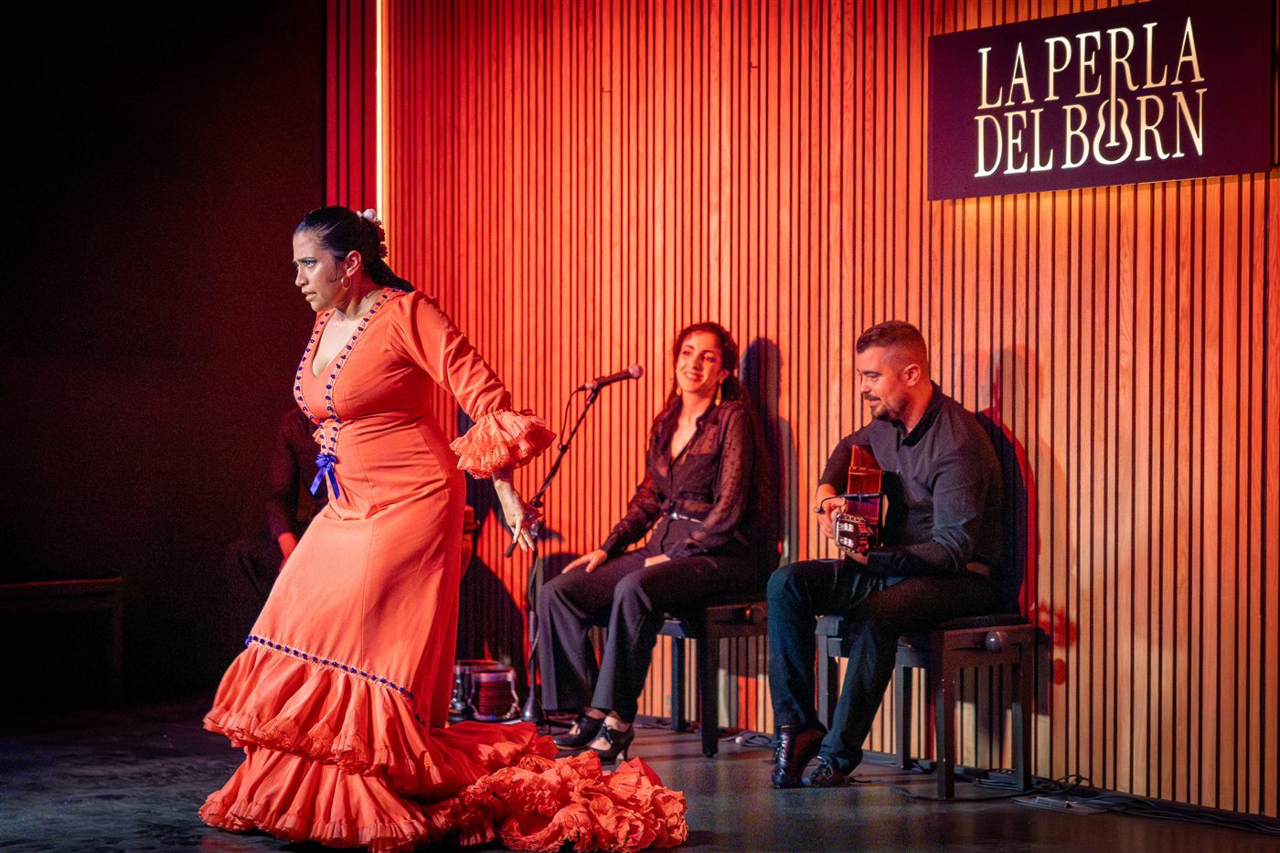 Born Flamenco ensemble — dancer, guitarist and singer at La Perla del Born
